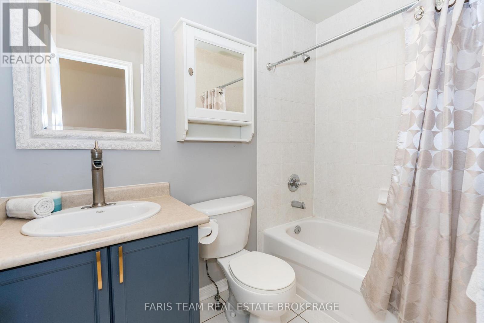 10 Westminster Circle, Barrie (Innis-Shore), Ontario  L4M 0A3 - Photo 15 - S12404980