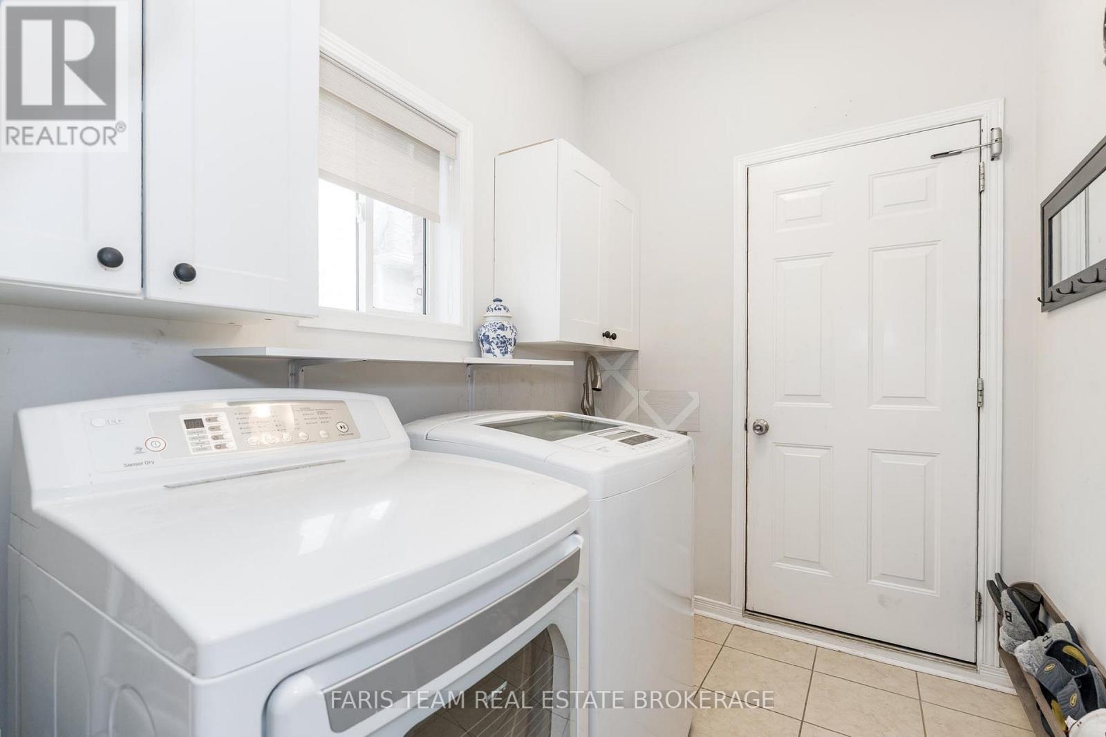 10 Westminster Circle, Barrie (Innis-Shore), Ontario  L4M 0A3 - Photo 16 - S12404980