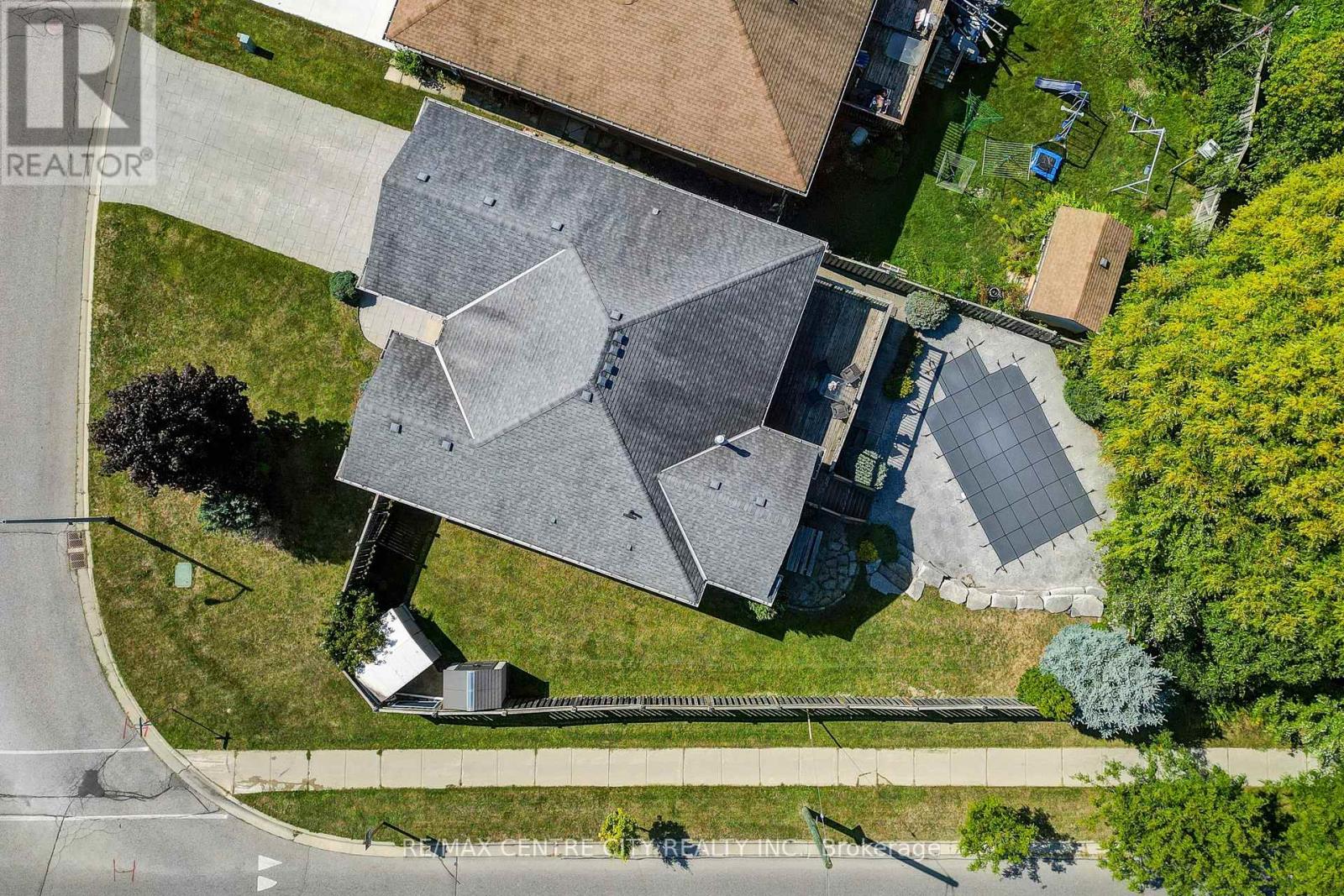 1 Mcgregor Court, St. Thomas, Ontario  N5P 4H7 - Photo 11 - X12405031