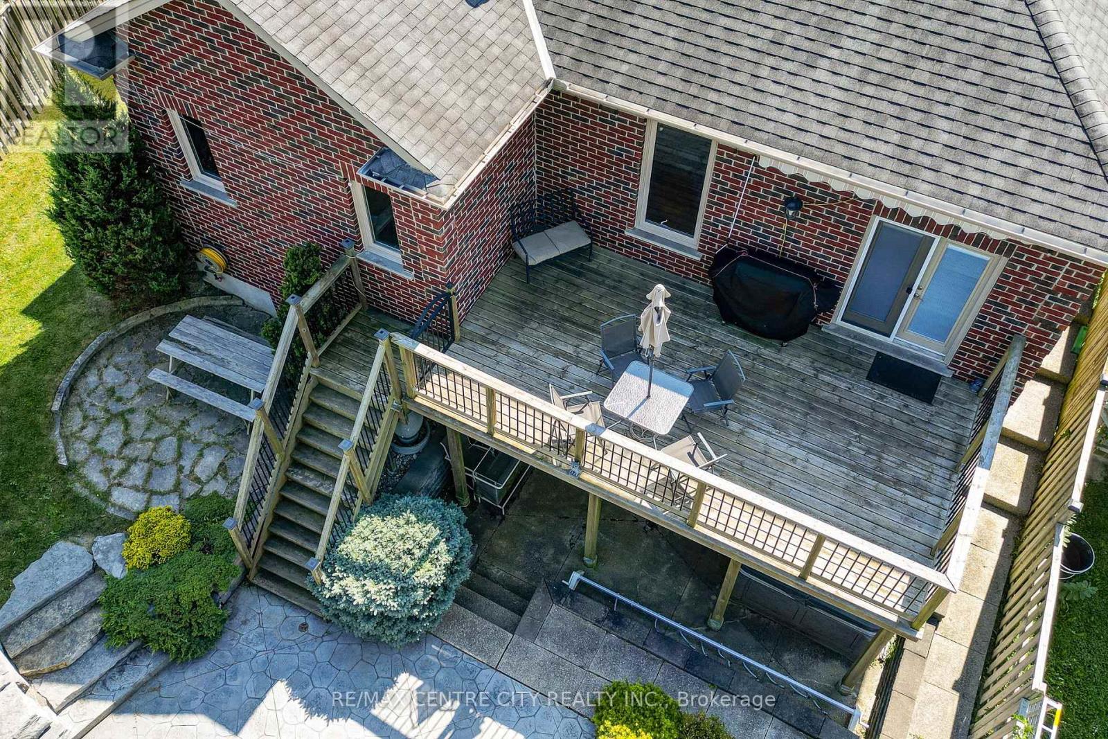 1 Mcgregor Court, St. Thomas, Ontario  N5P 4H7 - Photo 12 - X12405031