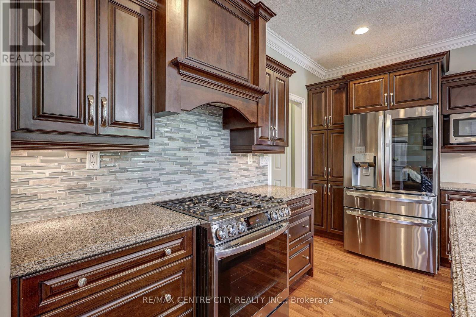 1 Mcgregor Court, St. Thomas, Ontario  N5P 4H7 - Photo 27 - X12405031