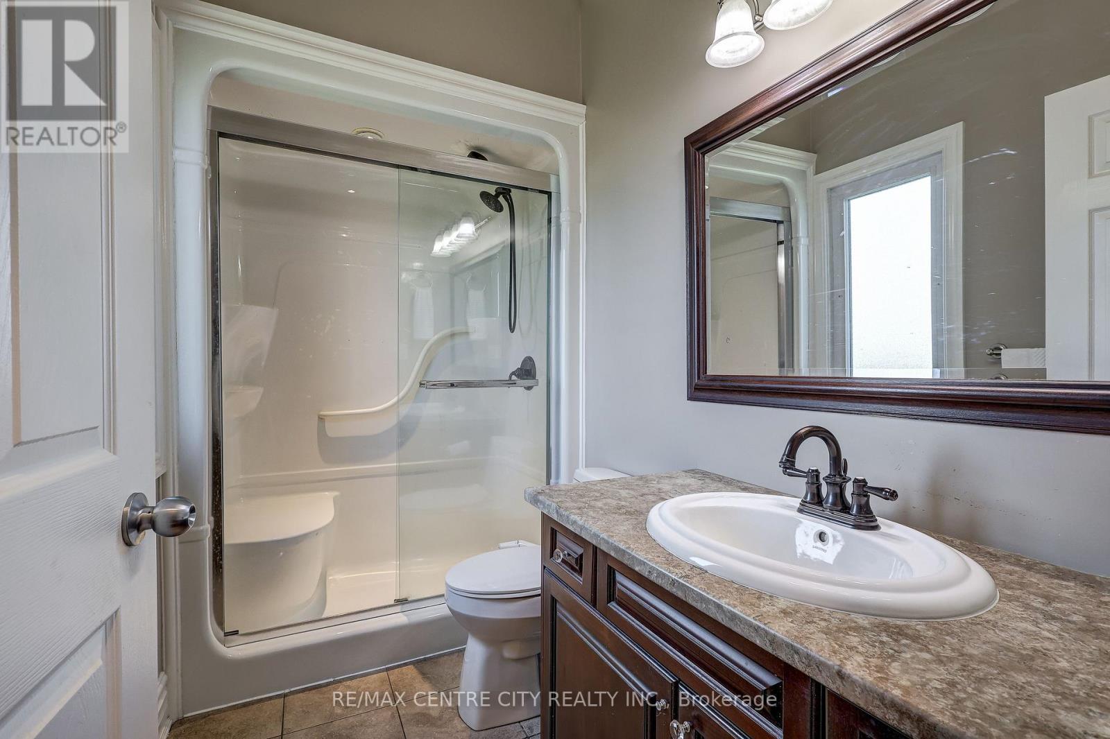 1 Mcgregor Court, St. Thomas, Ontario  N5P 4H7 - Photo 34 - X12405031