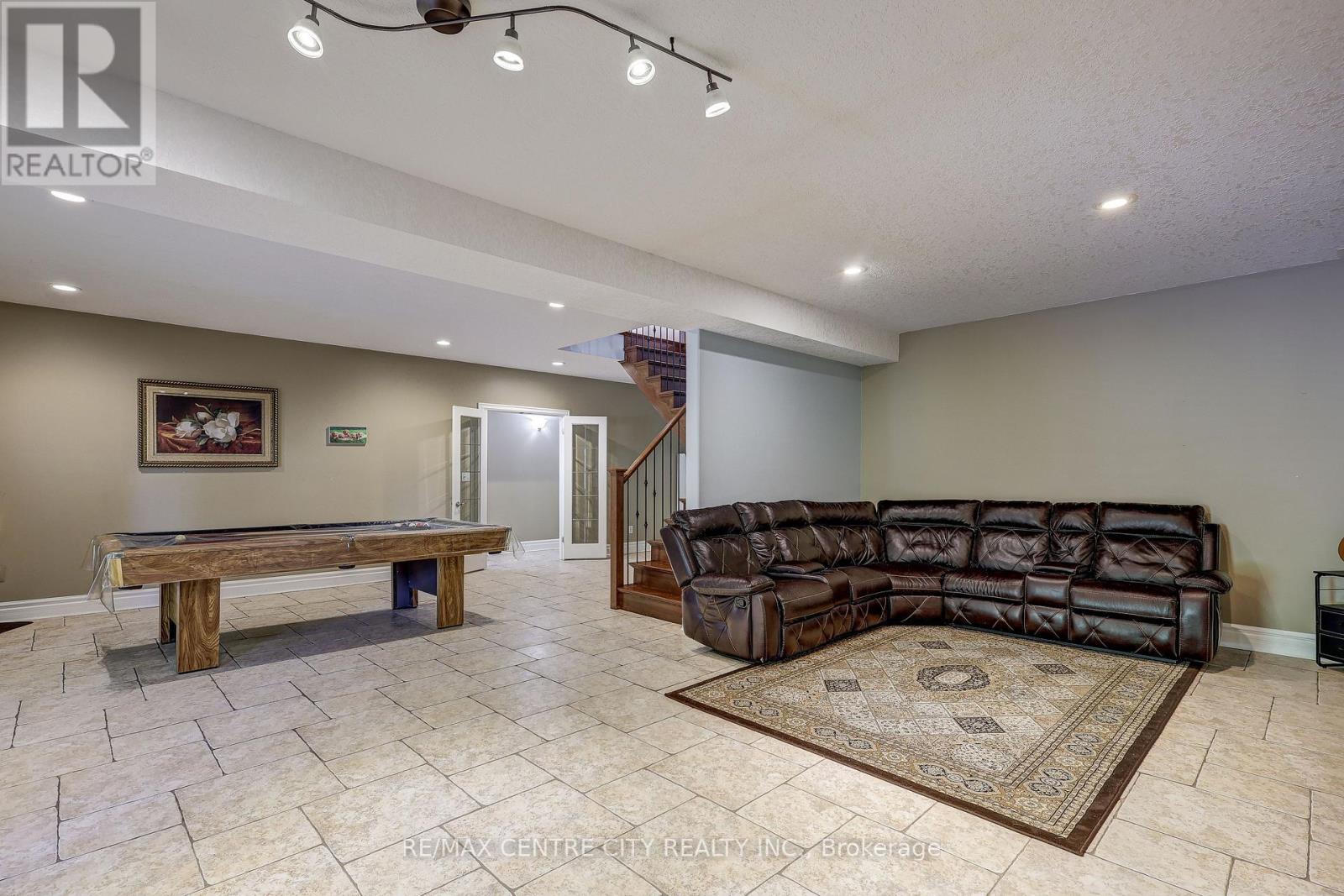 1 Mcgregor Court, St. Thomas, Ontario  N5P 4H7 - Photo 42 - X12405031