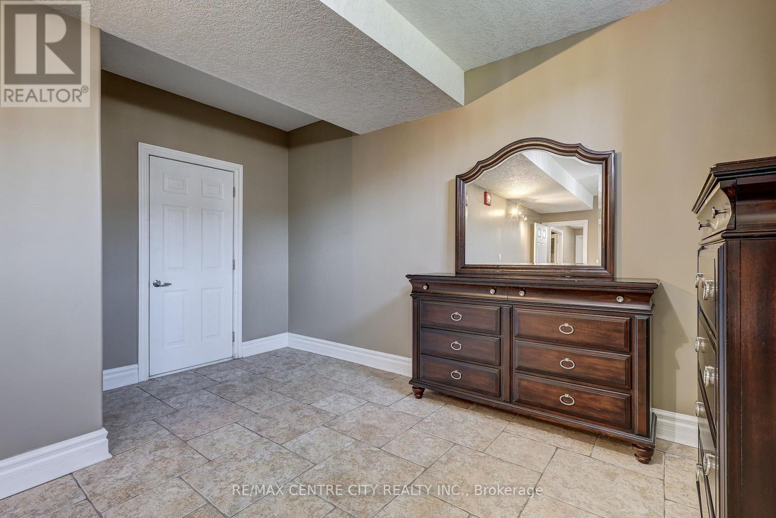 1 Mcgregor Court, St. Thomas, Ontario  N5P 4H7 - Photo 45 - X12405031