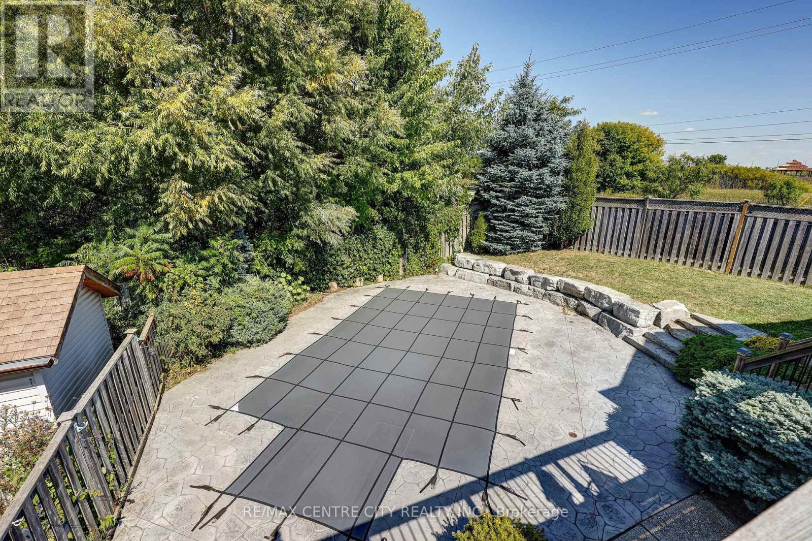 1 Mcgregor Court, St. Thomas, Ontario  N5P 4H7 - Photo 5 - X12405031