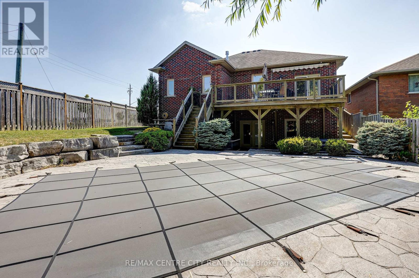 1 Mcgregor Court, St. Thomas, Ontario  N5P 4H7 - Photo 8 - X12405031
