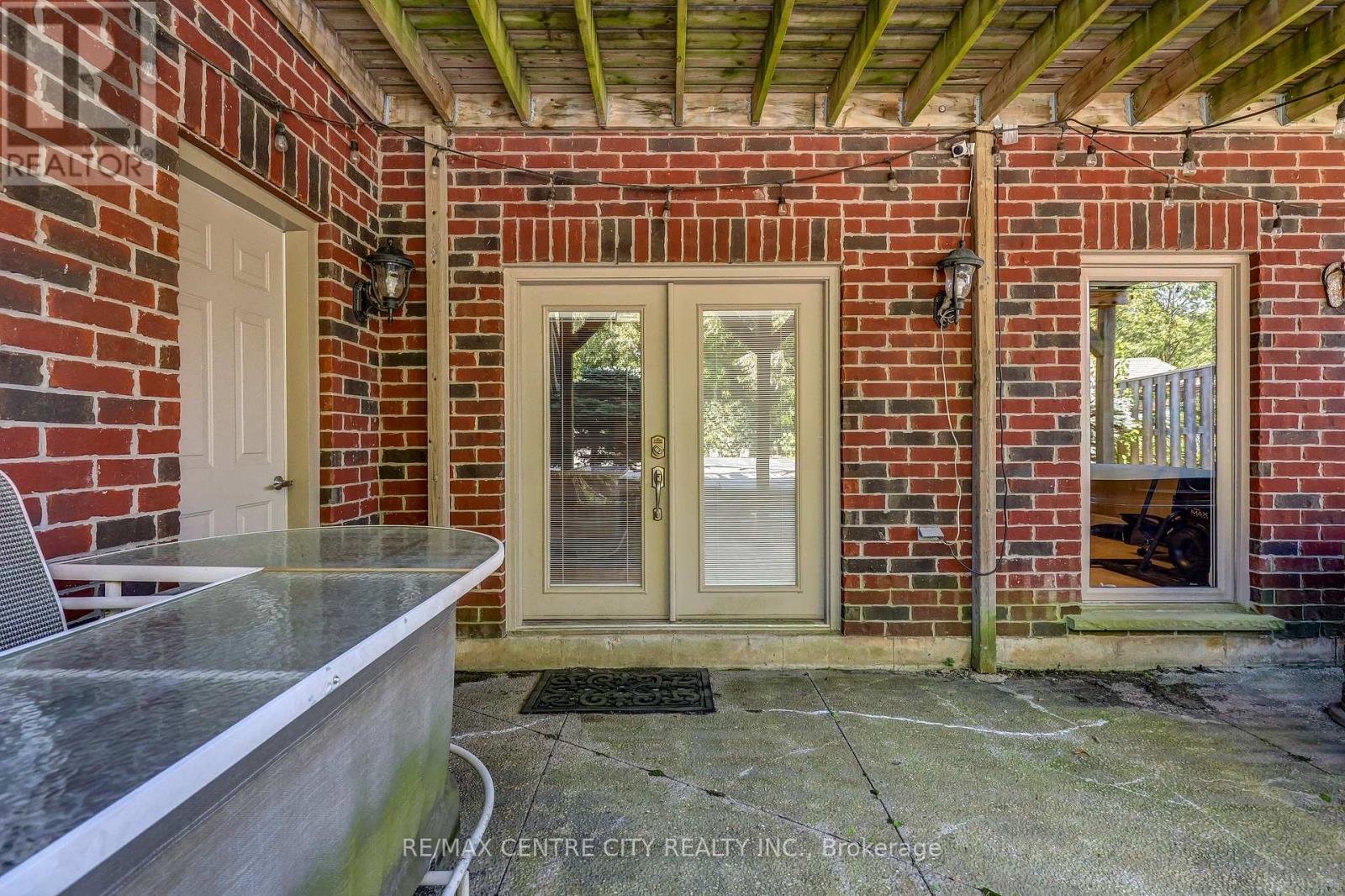 1 Mcgregor Court, St. Thomas, Ontario  N5P 4H7 - Photo 9 - X12405031