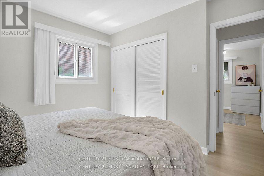 10 Frontenac Road, London South, Ontario  N5Z 3Y3 - Photo 20 - X12405055