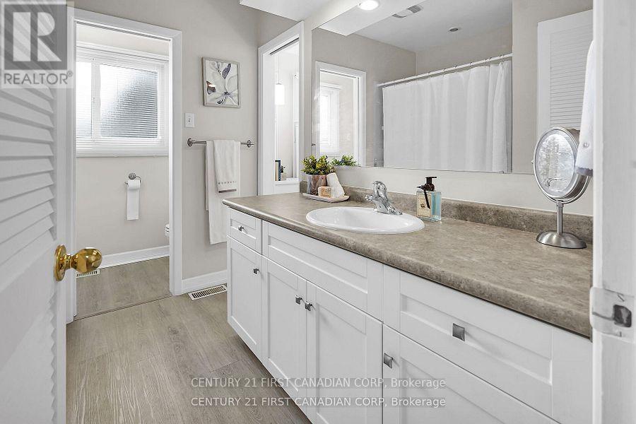 10 Frontenac Road, London South, Ontario  N5Z 3Y3 - Photo 21 - X12405055