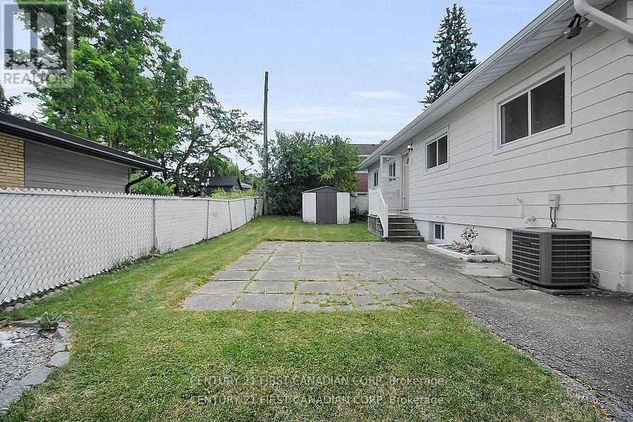 10 Frontenac Road, London South, Ontario  N5Z 3Y3 - Photo 32 - X12405055