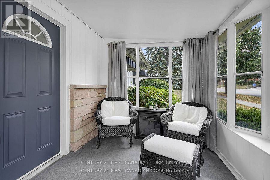 10 Frontenac Road, London South, Ontario  N5Z 3Y3 - Photo 6 - X12405055