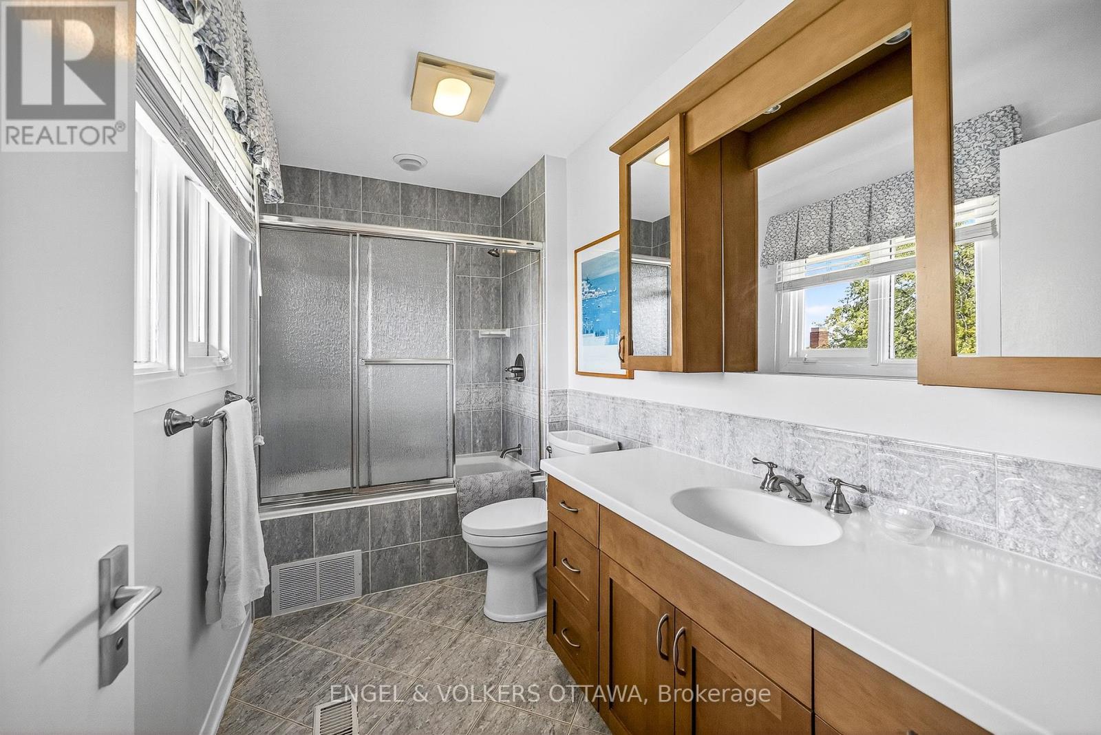 29 Milne Crescent, Ottawa, Ontario  K2K 1H7 - Photo 43 - X12405079