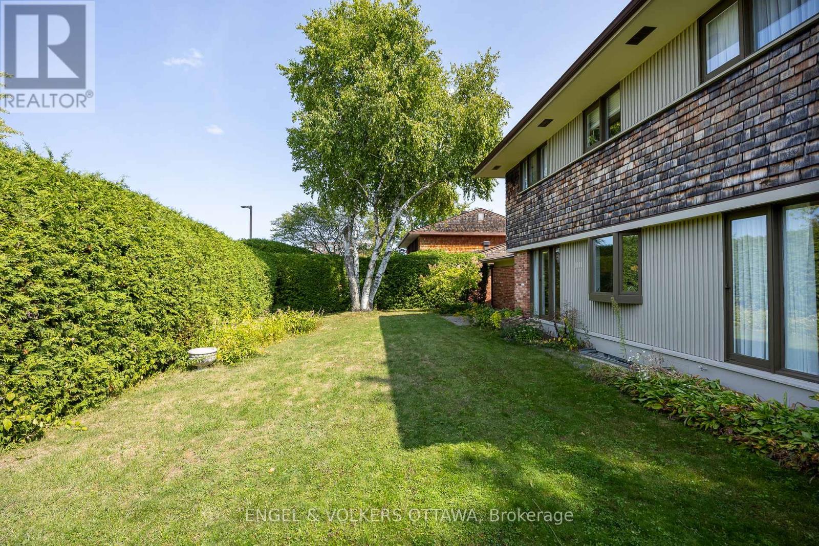 29 Milne Crescent, Ottawa, Ontario  K2K 1H7 - Photo 7 - X12405079