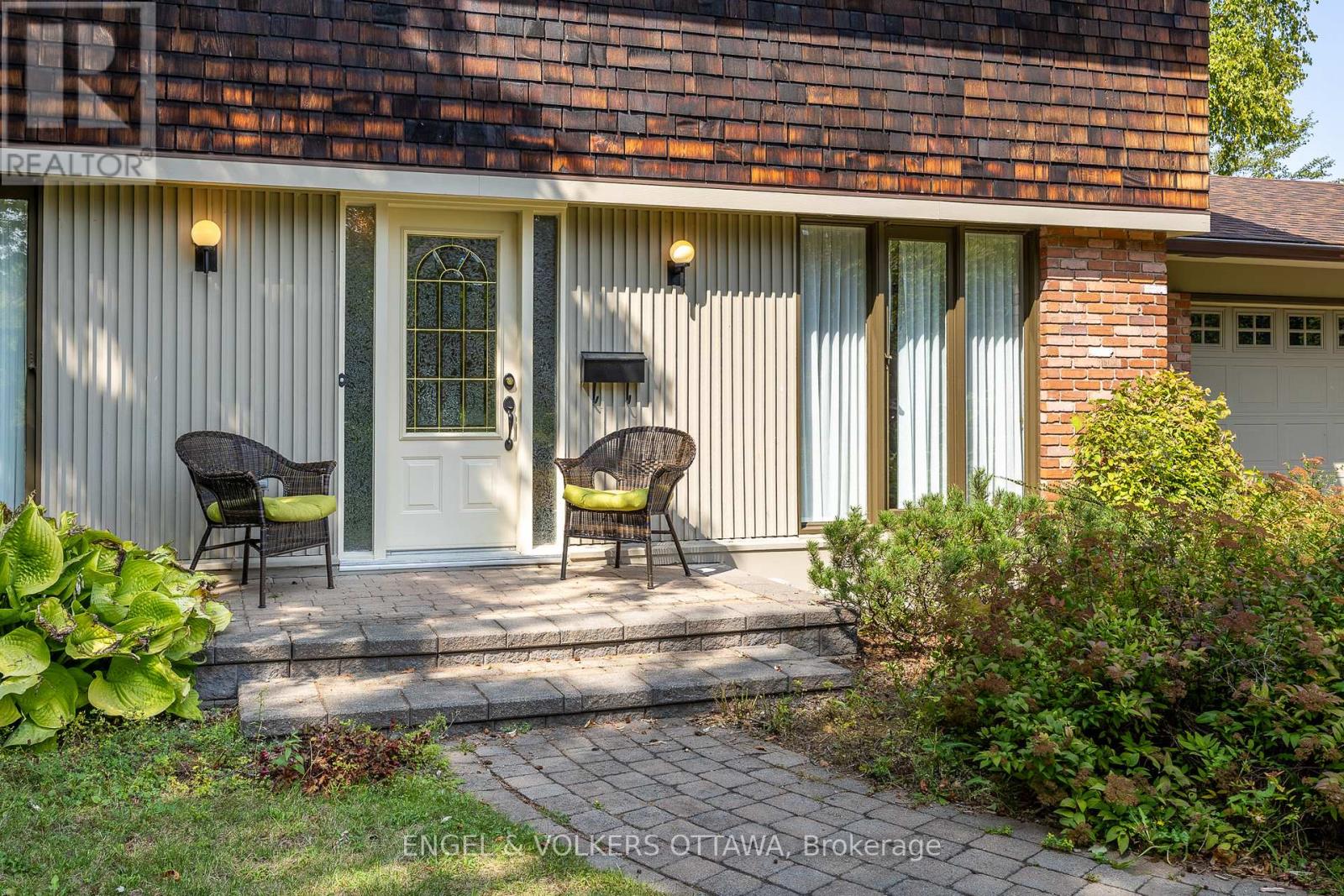 29 Milne Crescent, Ottawa, Ontario  K2K 1H7 - Photo 8 - X12405079