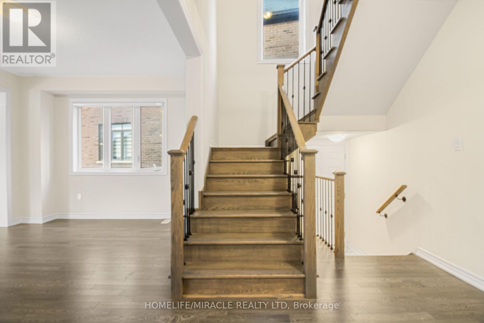 63 Lipscott Drive, Caledon, Ontario  L7C 4K1 - Photo 6 - W12396845