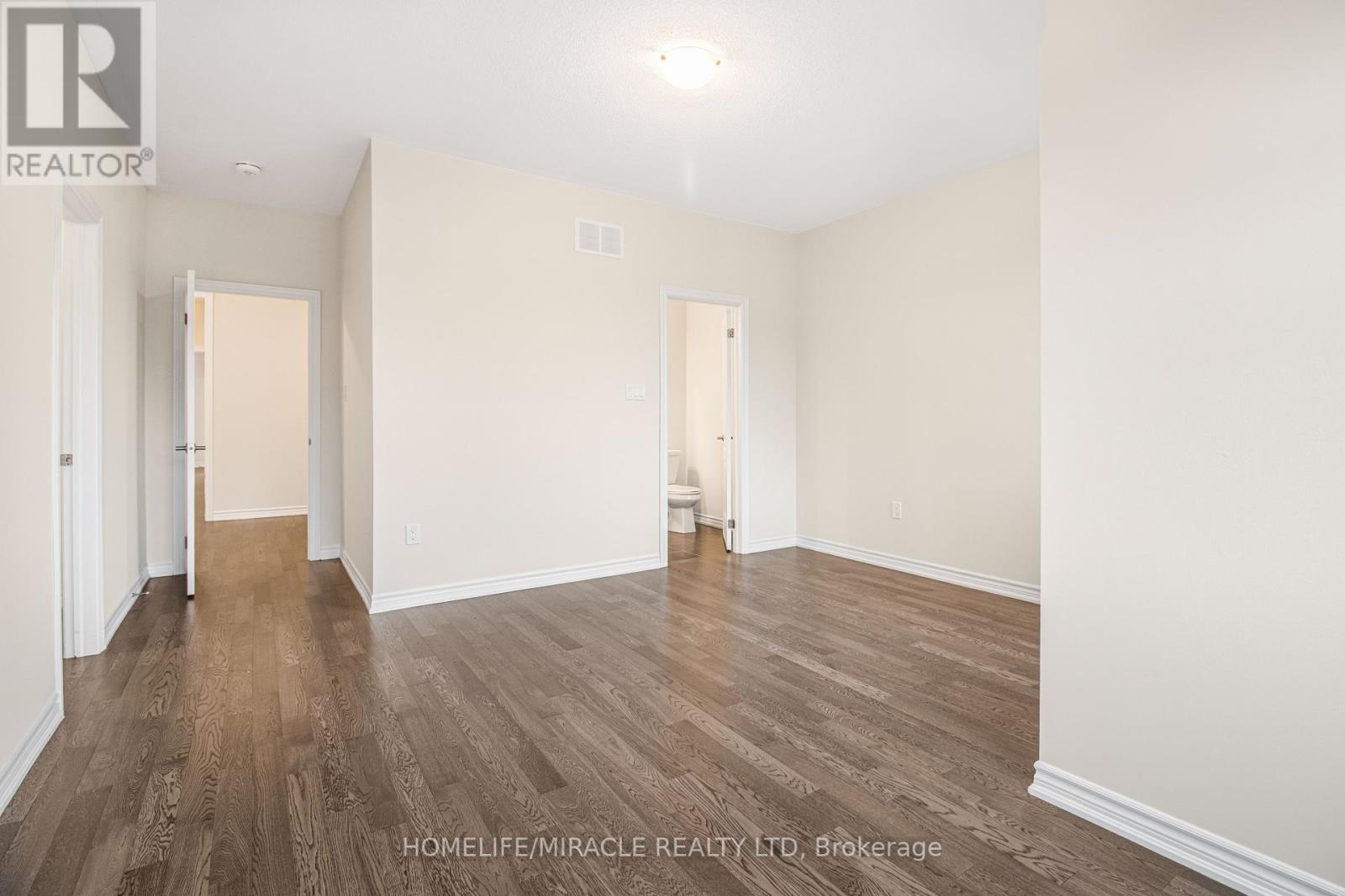 63 Lipscott Drive, Caledon, Ontario  L7C 4K1 - Photo 9 - W12396845