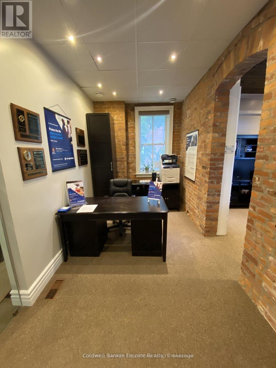 115 Main Street S, Halton Hills (Georgetown), Ontario  L7G 3H5 - Photo 14 - W12404976