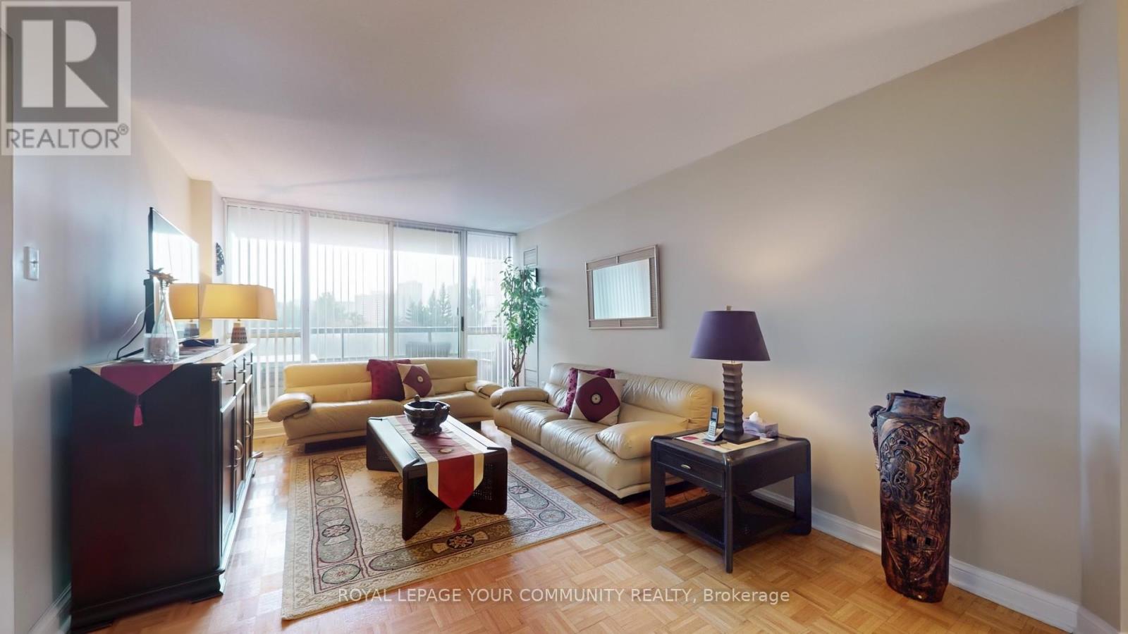 404 - 24 Hanover Road, Brampton (Queen Street Corridor), Ontario  L6S 5K8 - Photo 4 - W12405010