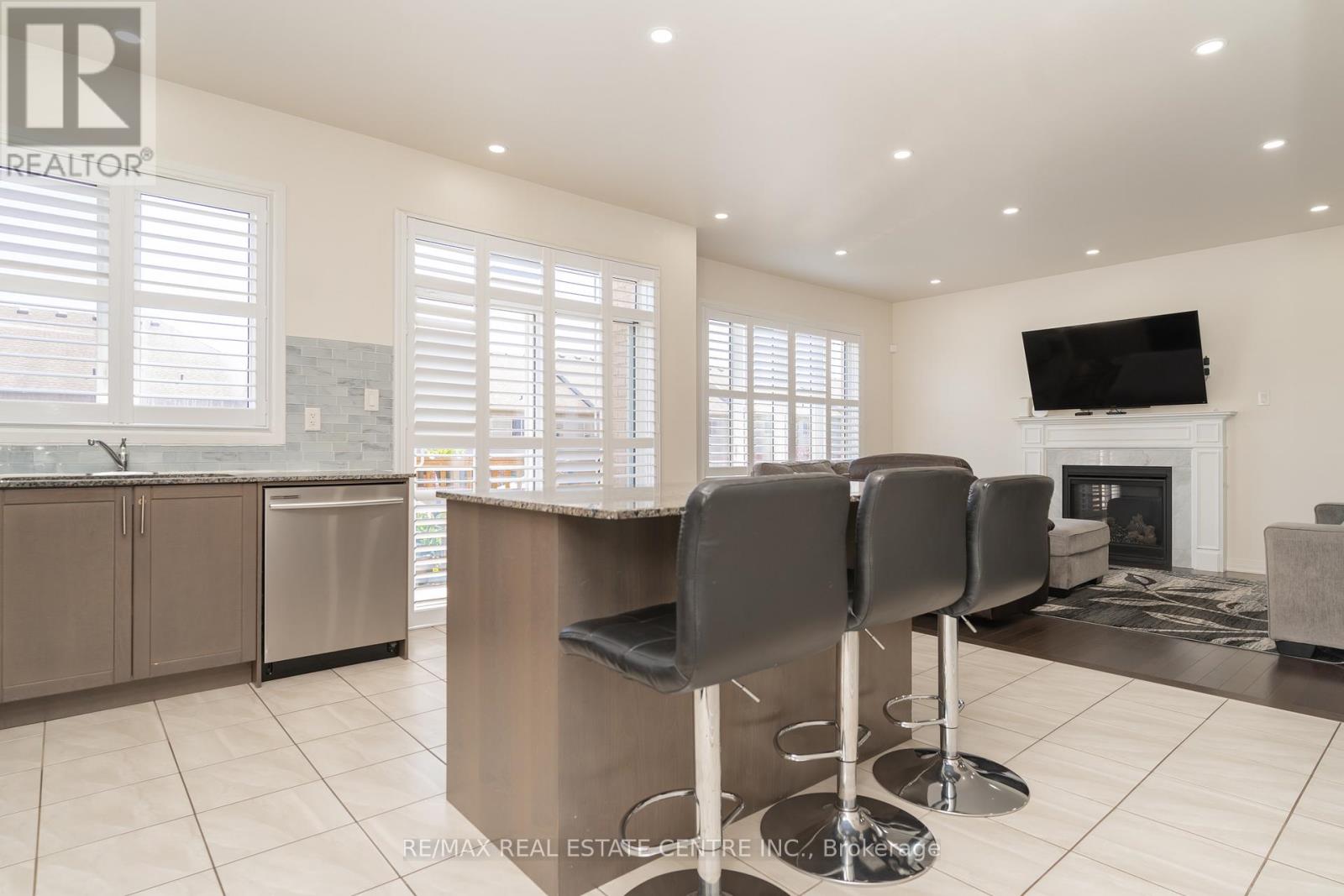 10 Drew Brown Boulevard, Orangeville, Ontario  L9W 6Z6 - Photo 16 - W12405016