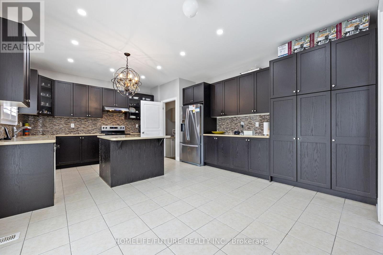 83 George Robinson Drive, Brampton, Ontario  L6Y 0Z7 - Photo 11 - W12405017