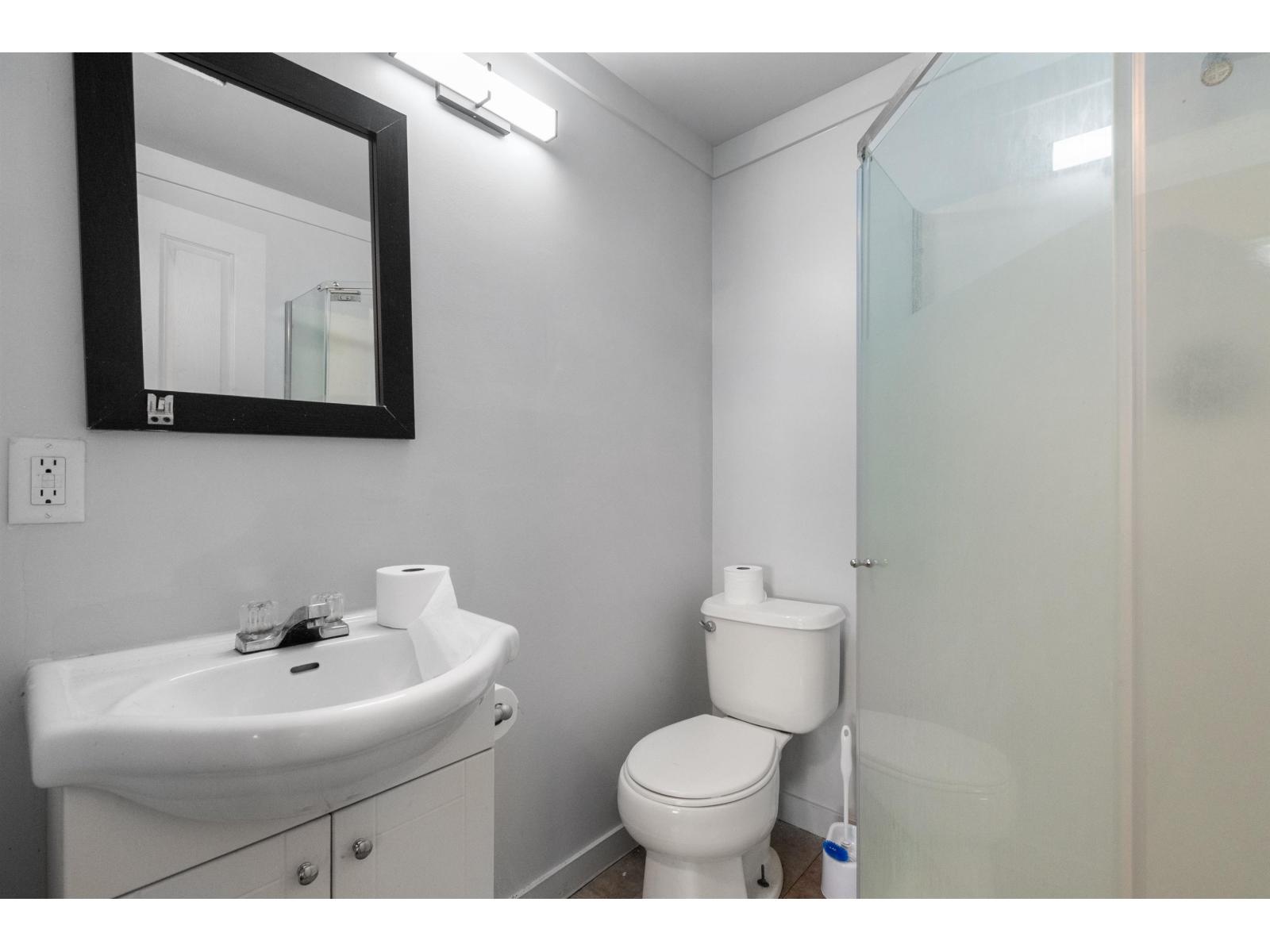 360 Wallace Street, Hope, Hope, British Columbia  V0X 1L0 - Photo 14 - C8072205