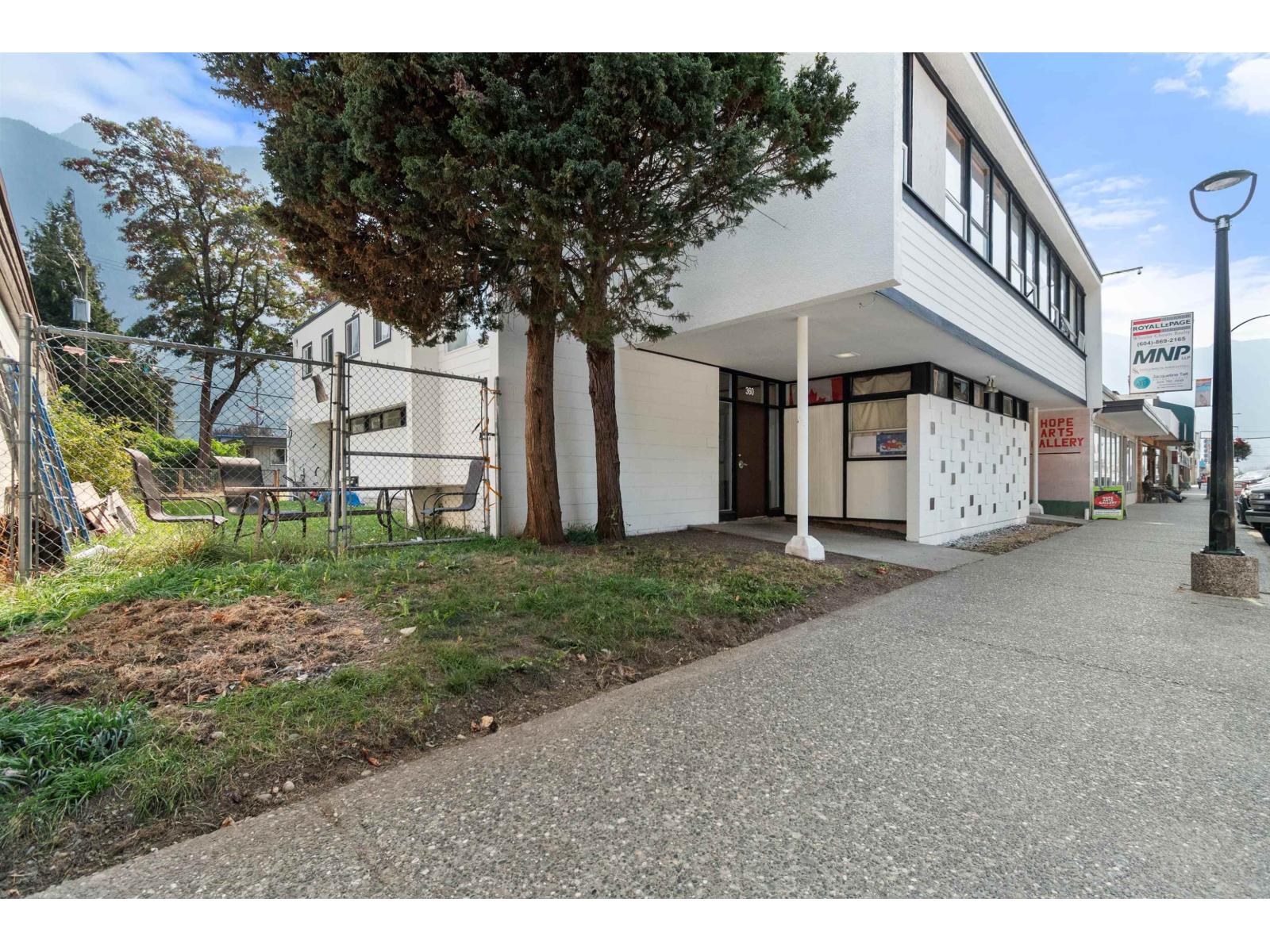360 Wallace Street, Hope, Hope, British Columbia  V0X 1L0 - Photo 6 - C8072205
