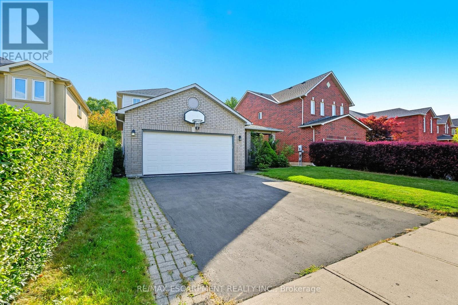 5 CHESAPEAKE DRIVE, Hamilton, Ontario