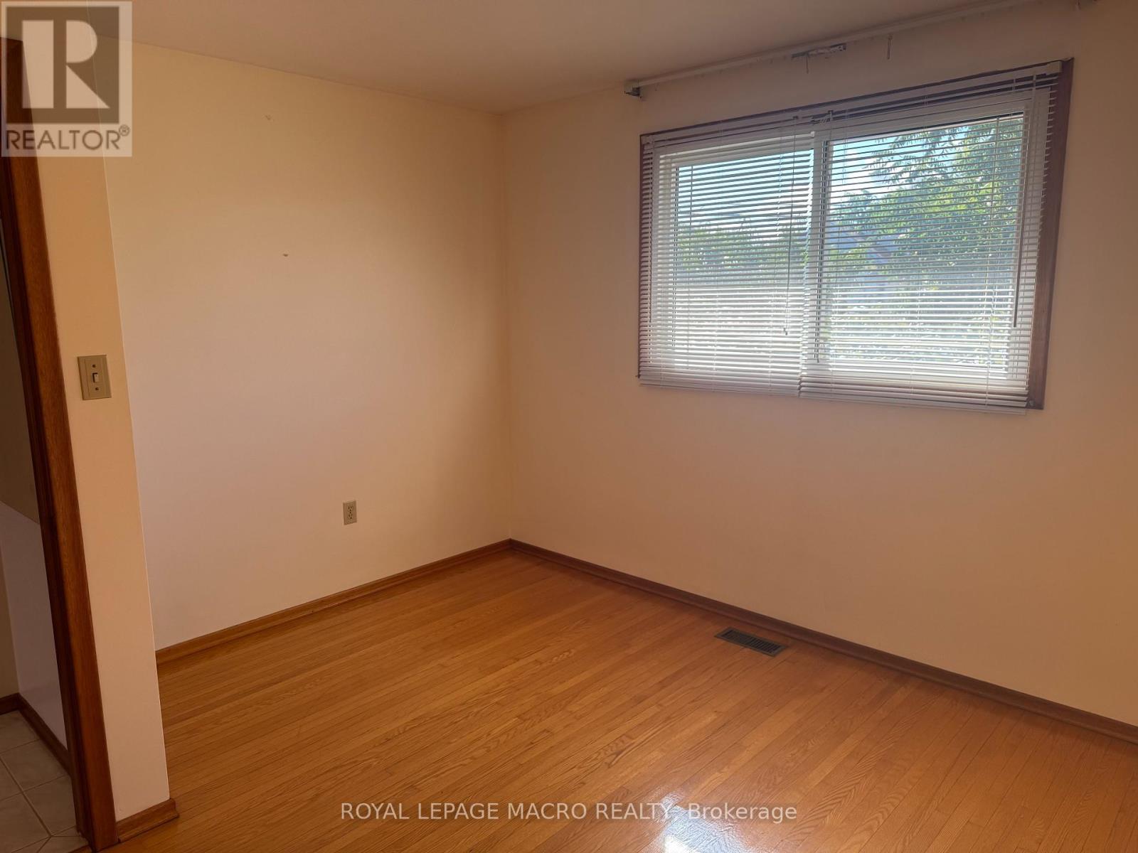 31 Adair Avenue N, Hamilton (Mcquesten), Ontario  L8H 6A5 - Photo 14 - X12405002