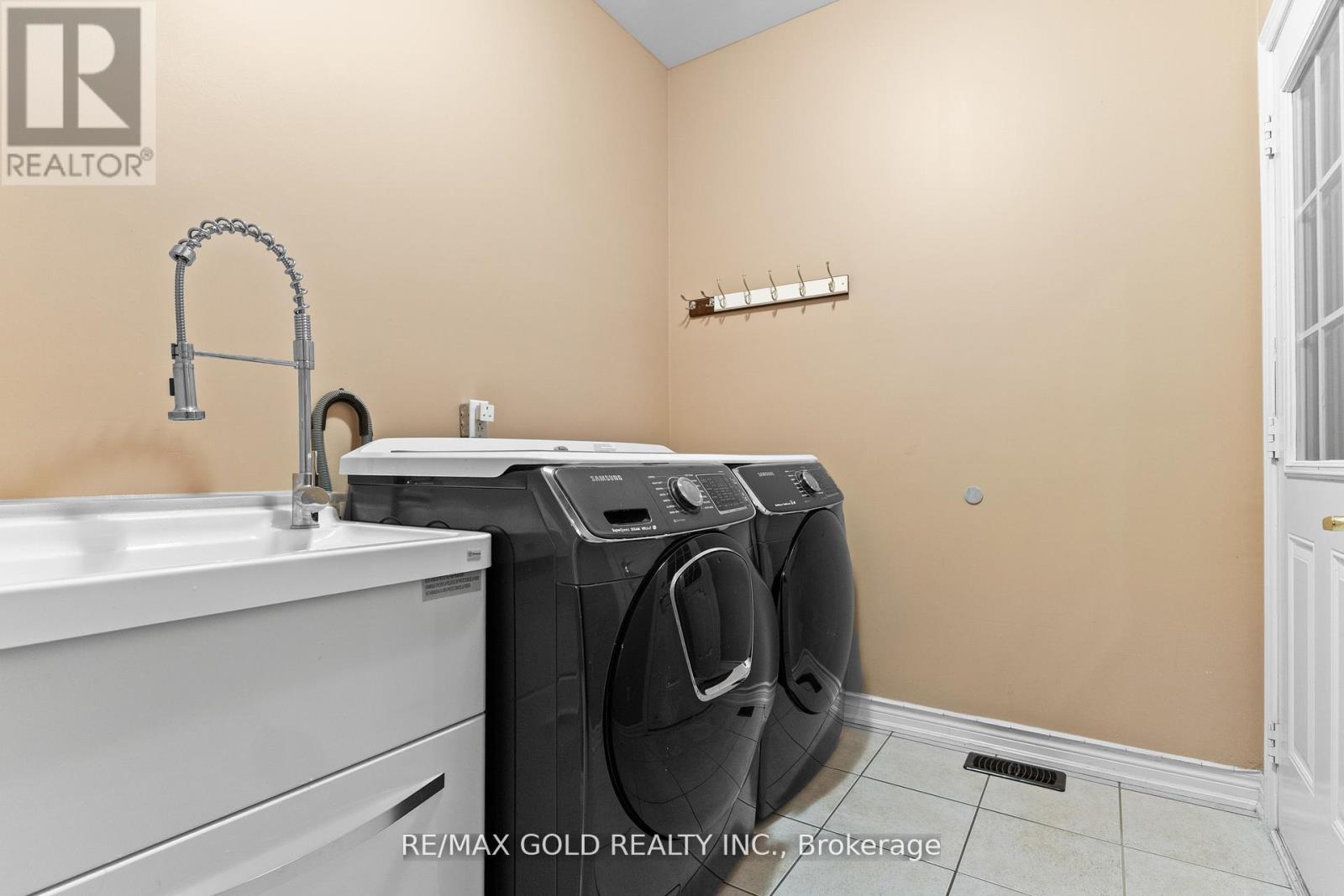 29 Tennant Drive, Brampton, Ontario  L6R 0G6 - Photo 36 - W12342509