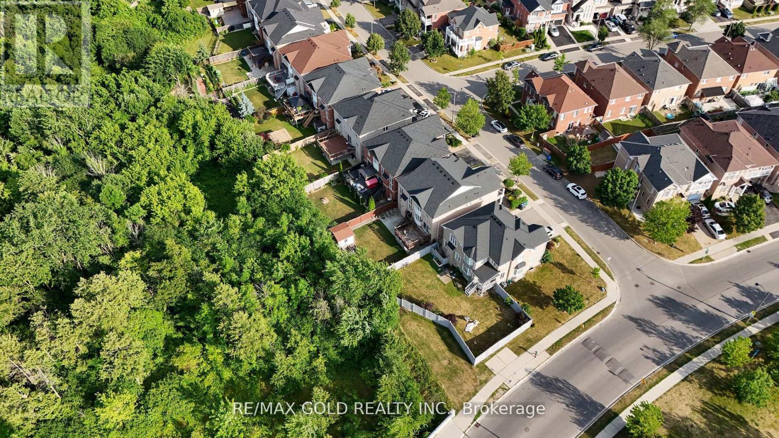 29 Tennant Drive, Brampton, Ontario  L6R 0G6 - Photo 3 - W12342509