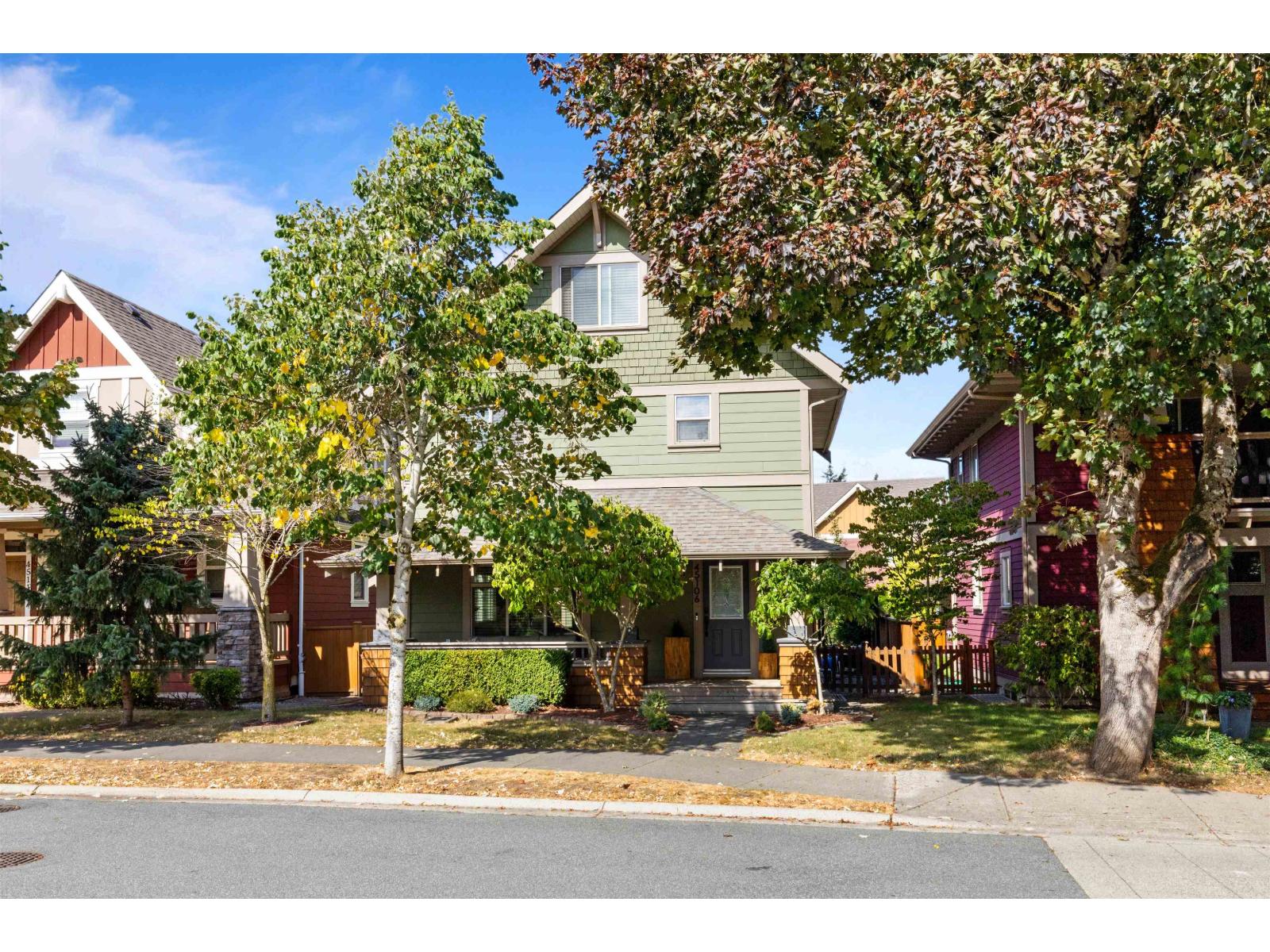 45106 Nicomen Crescent, Garrison Crossing, Chilliwack, British Columbia  V2R 0R7 - Photo 2 - R3047612