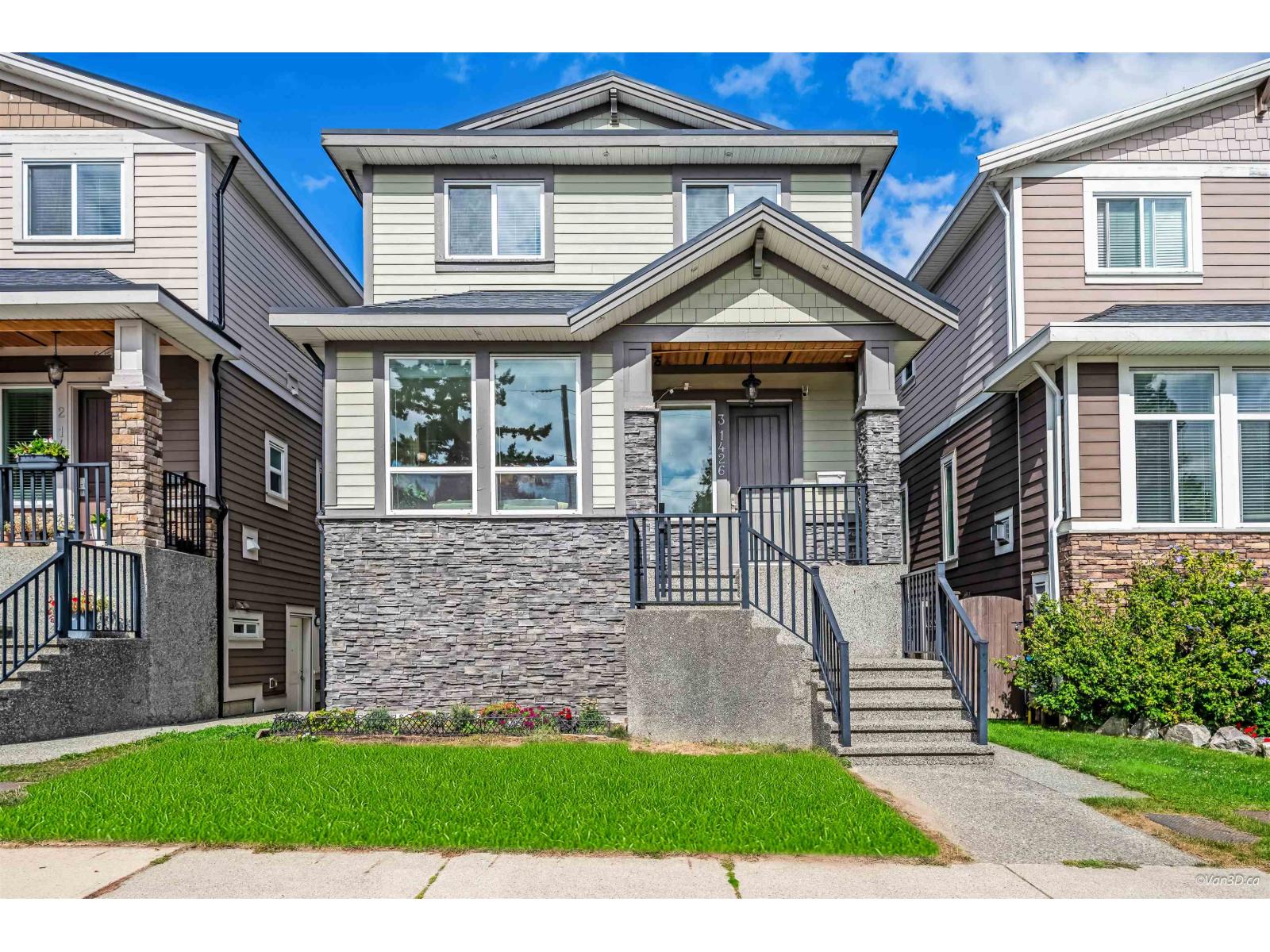 Property at 3 1426 FINLAY STREET image 2