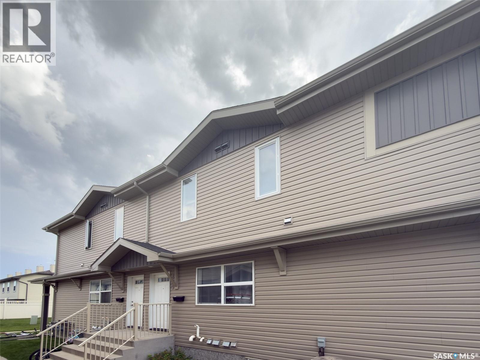 329 100 Chaparral Boulevard, Martensville, Saskatchewan  S0K 0A2 - Photo 2 - SK018455