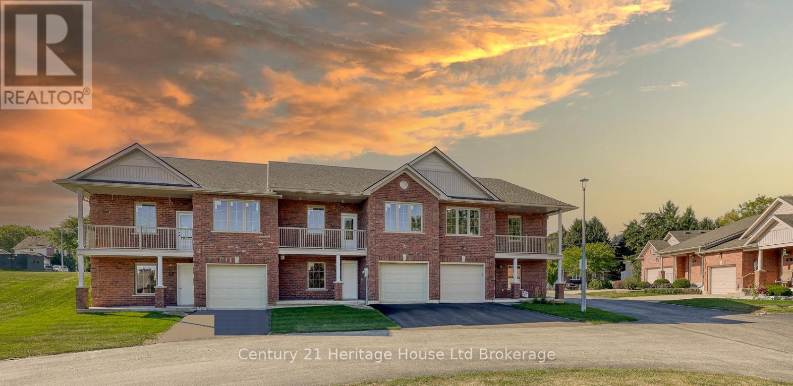 13 - 19 Anderson Street, Woodstock, Ontario  N4S 9A3 - Photo 1 - X12396827