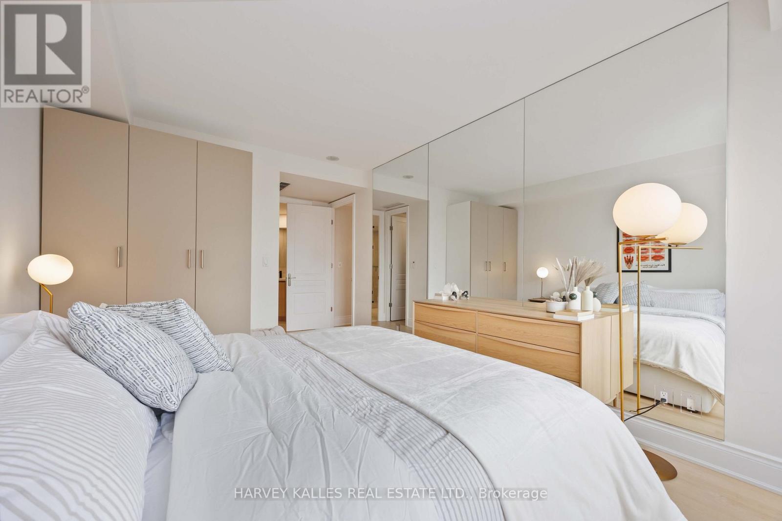 1403 - 10 Bellair Street, Toronto (Annex), Ontario  M5R 3T8 - Photo 35 - C12405021