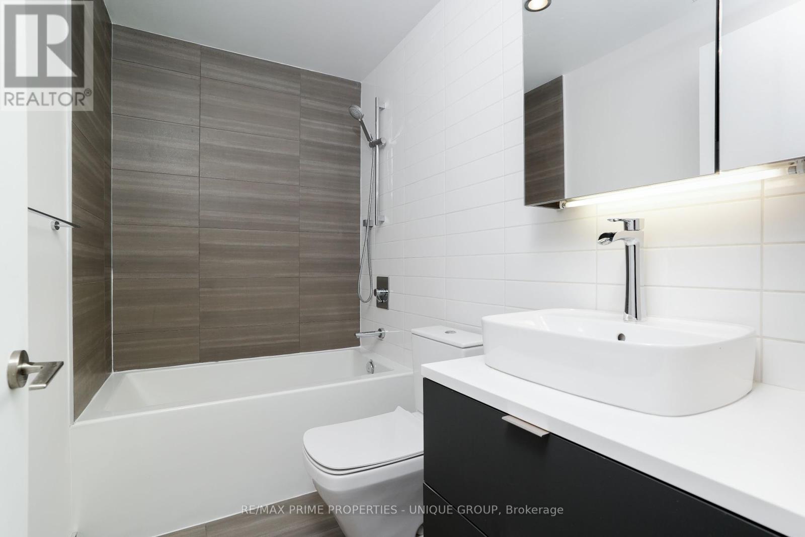 2603 - 170 Bayview Avenue, Toronto (Moss Park), Ontario  M5A 0M4 - Photo 22 - C12405037