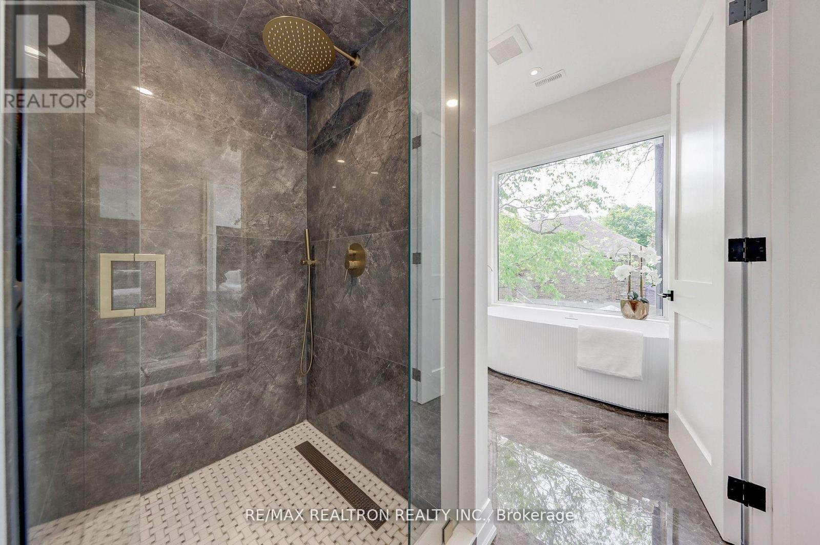 523 Briar Hill Avenue, Toronto, Ontario  M5N 1N1 - Photo 18 - C12405094
