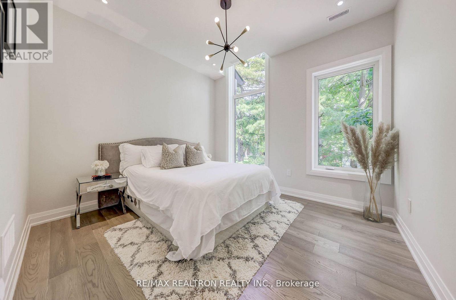 523 Briar Hill Avenue, Toronto, Ontario  M5N 1N1 - Photo 21 - C12405094