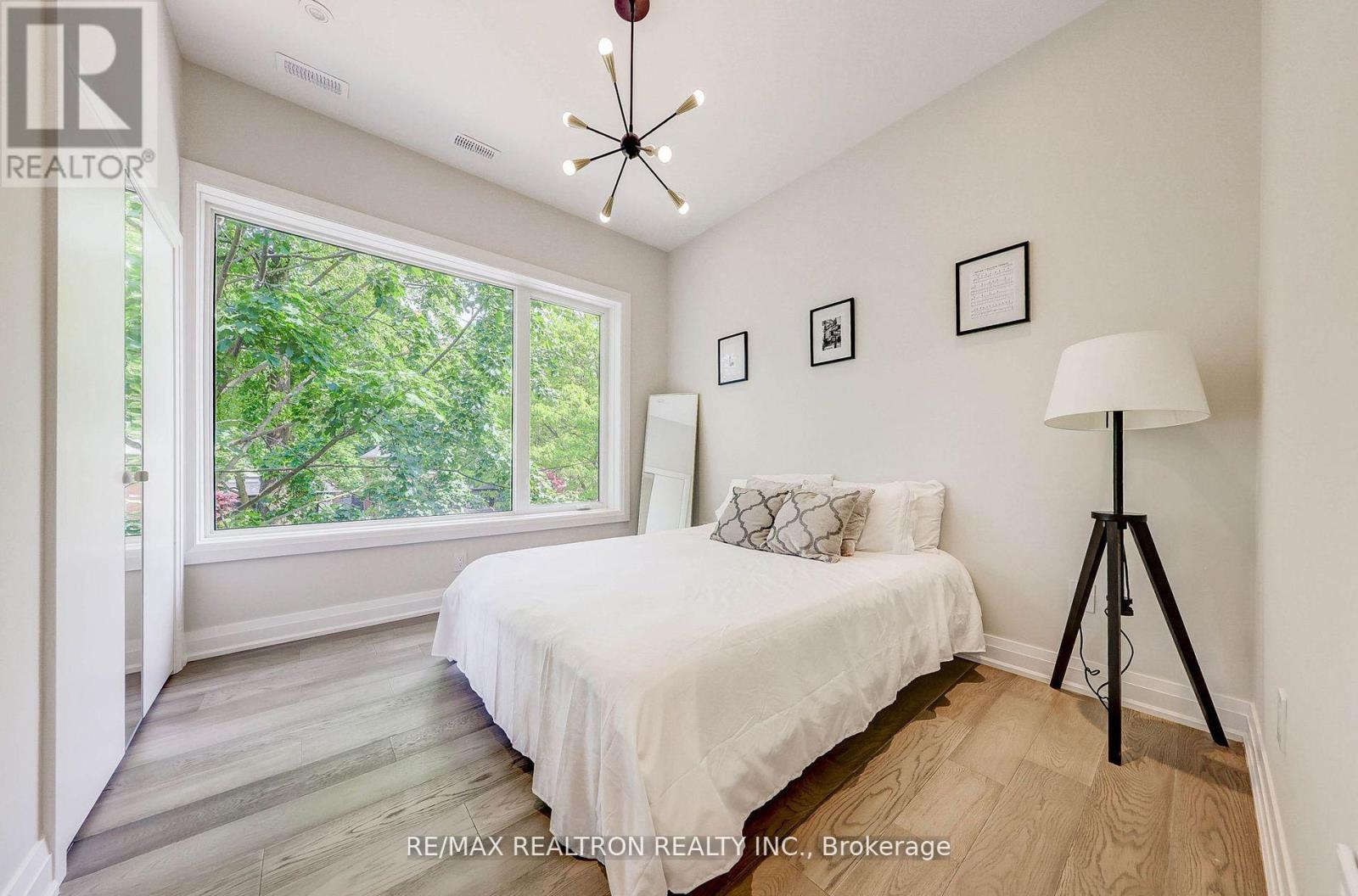 523 Briar Hill Avenue, Toronto, Ontario  M5N 1N1 - Photo 22 - C12405094