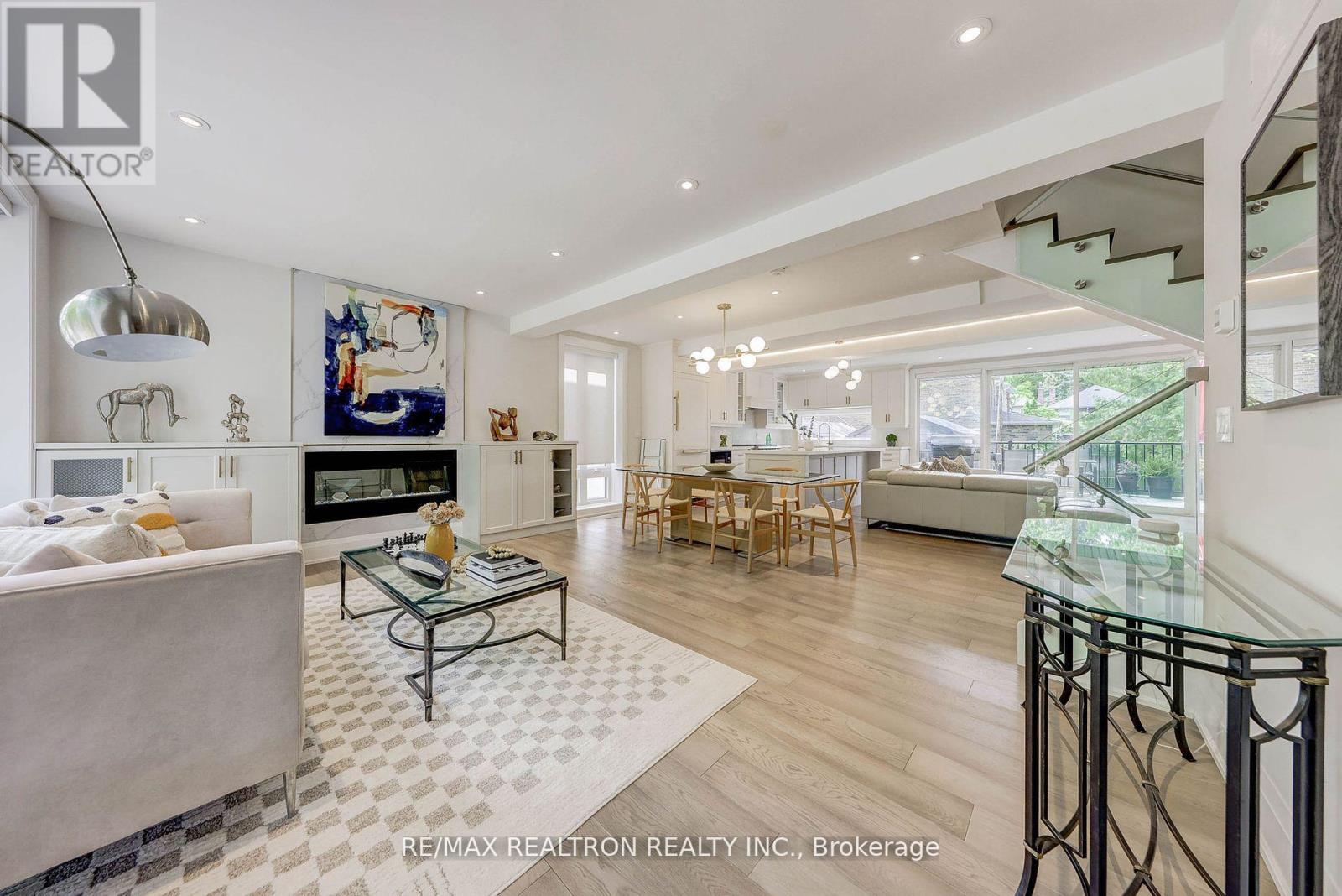 523 Briar Hill Avenue, Toronto, Ontario  M5N 1N1 - Photo 6 - C12405094
