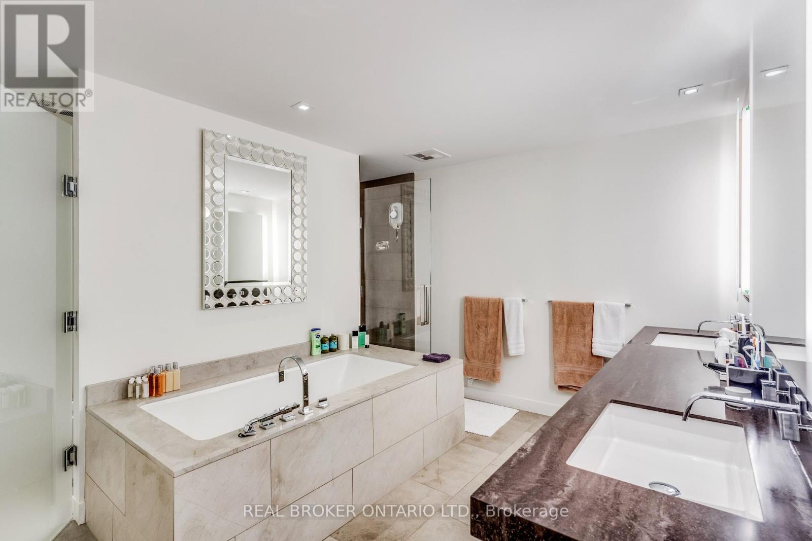 201 - 500 Wellington Street W, Toronto (Waterfront Communities), Ontario  M5V 1E3 - Photo 16 - C12405152
