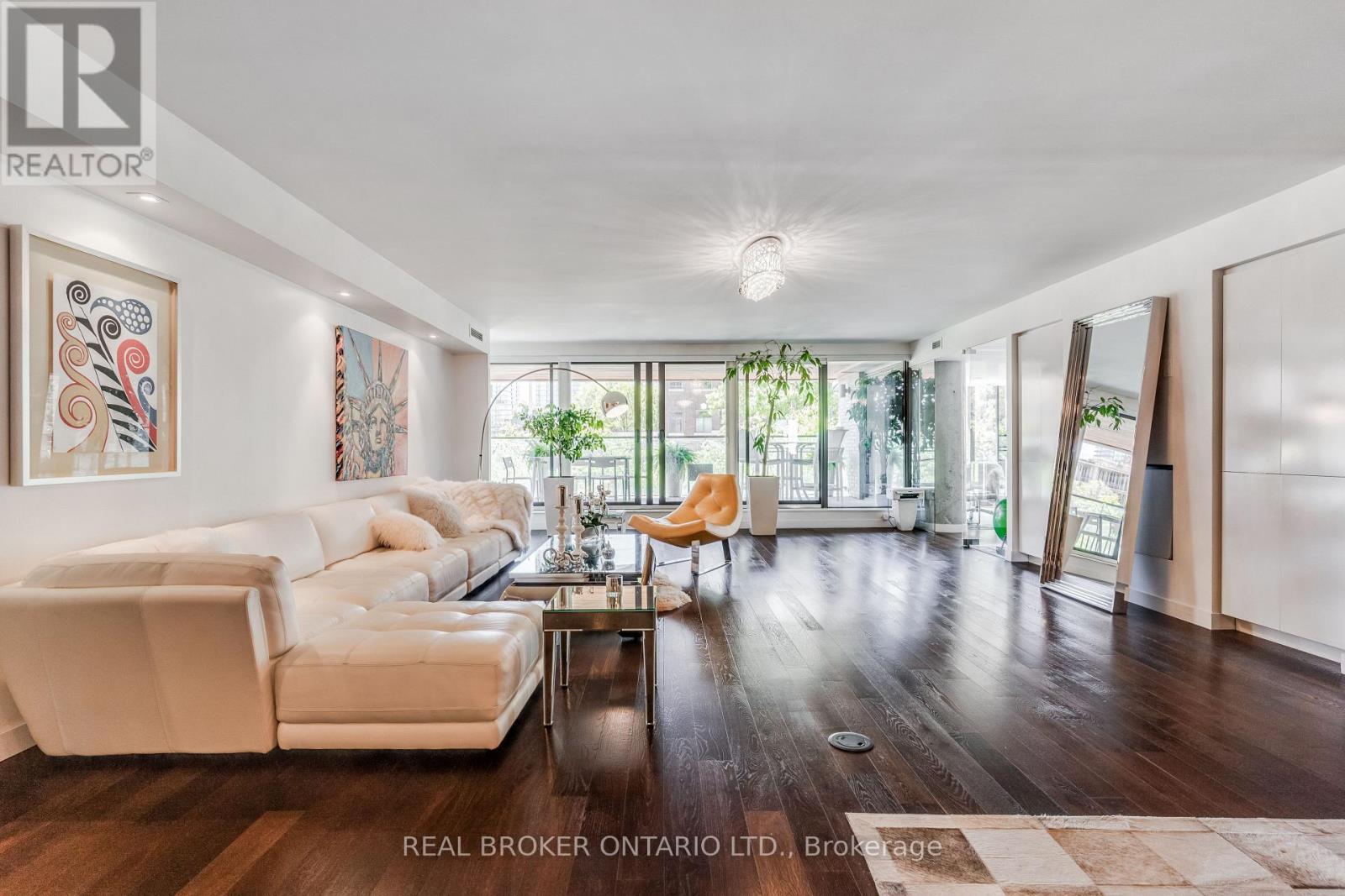 201 - 500 Wellington Street W, Toronto (Waterfront Communities), Ontario  M5V 1E3 - Photo 18 - C12405152