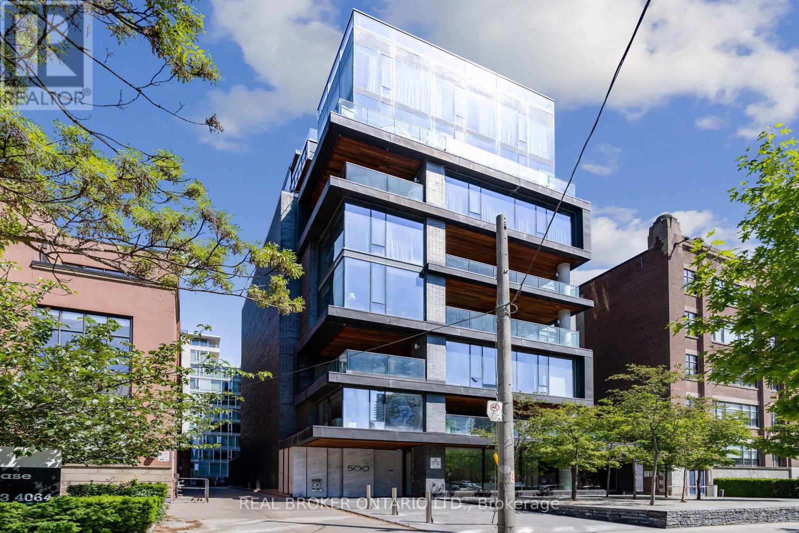 201 - 500 Wellington Street W, Toronto (Waterfront Communities), Ontario  M5V 1E3 - Photo 2 - C12405152