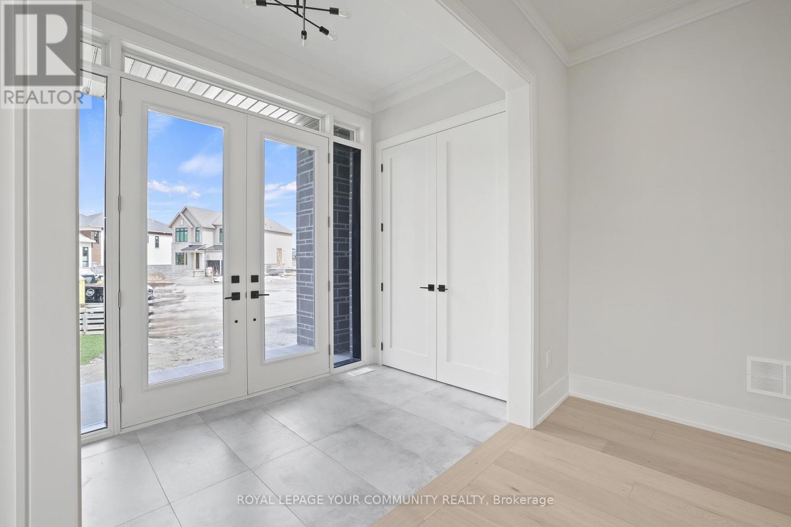 2 Bunn Court, Aurora, Ontario  L4G 0G6 - Photo 13 - N12405078