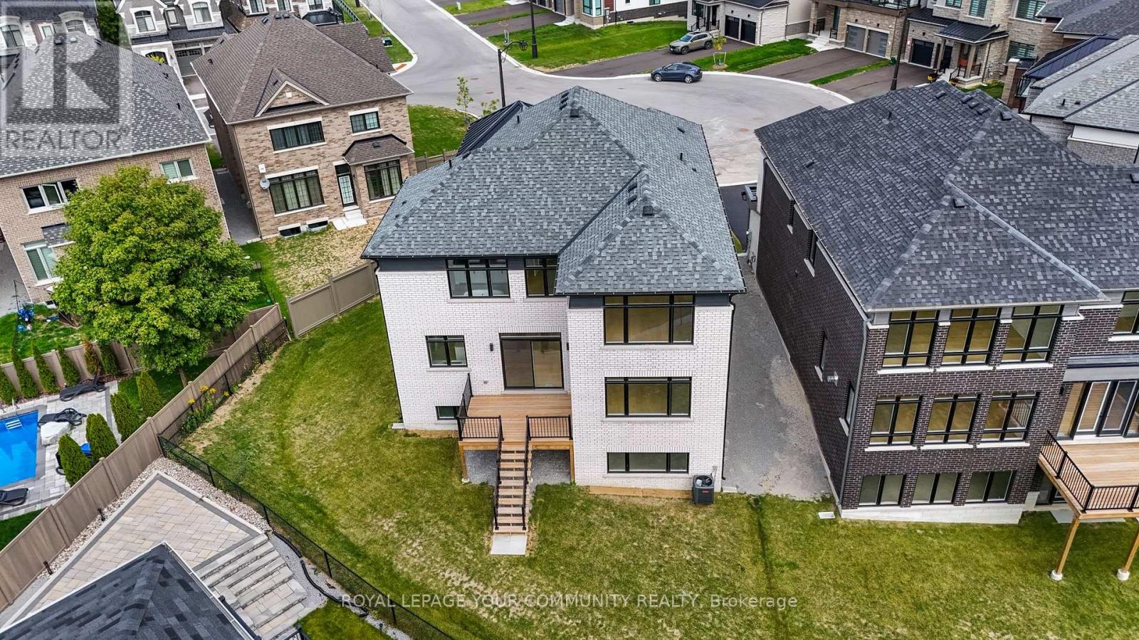2 Bunn Court, Aurora, Ontario  L4G 0G6 - Photo 38 - N12405078