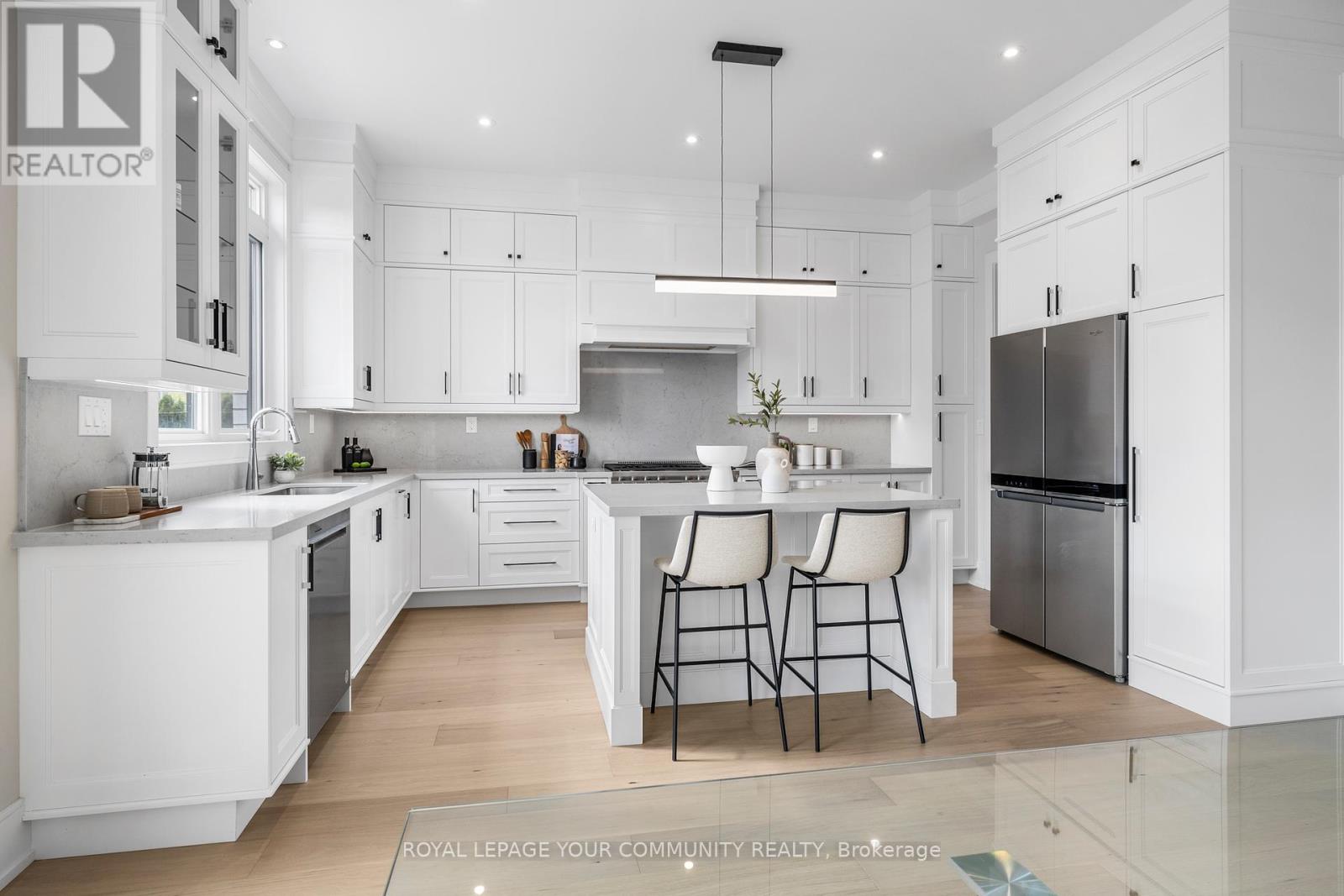 2 Bunn Court, Aurora, Ontario  L4G 0G6 - Photo 6 - N12405078