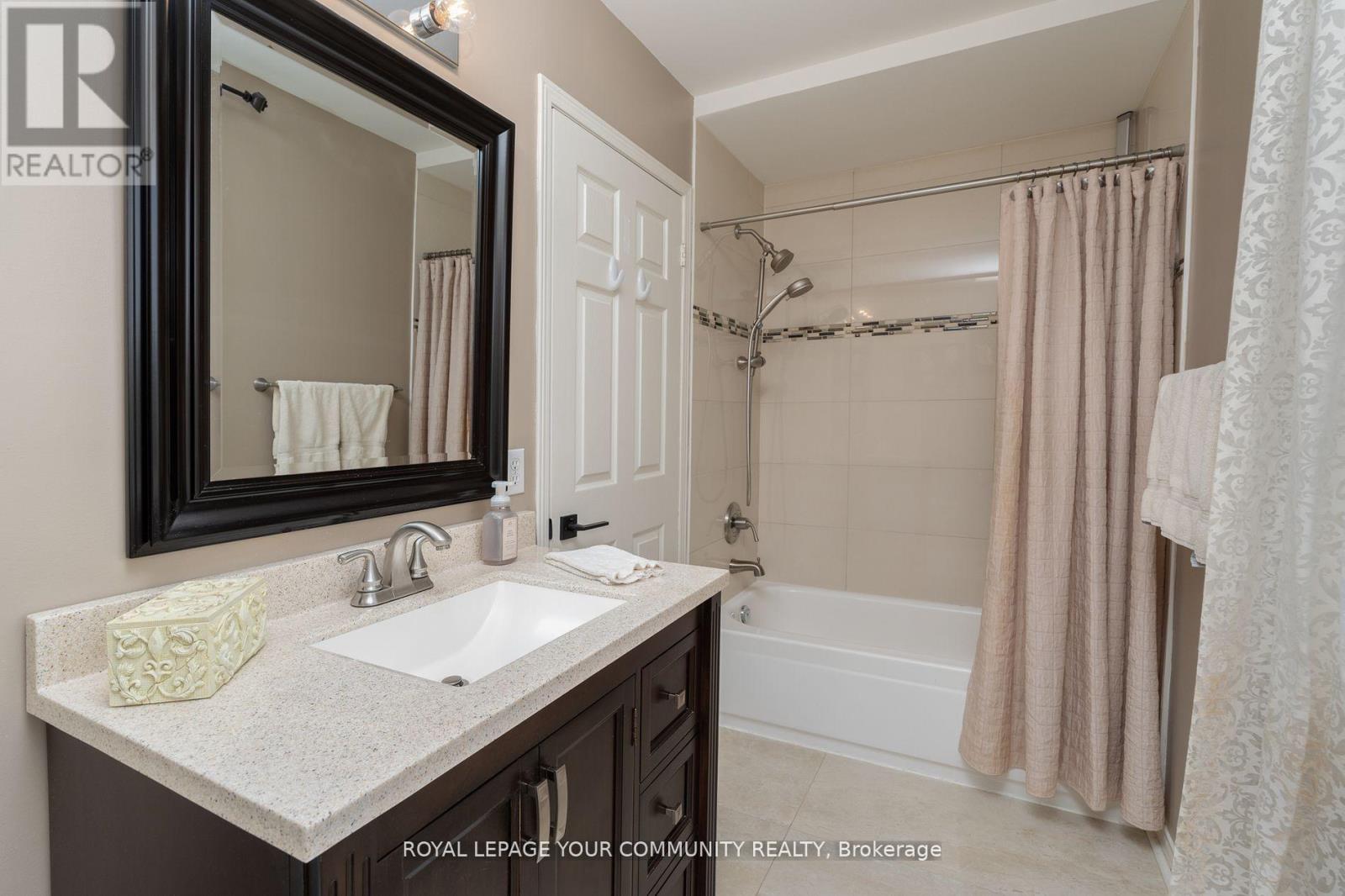 86 Corkwood Crescent, Vaughan, Ontario  L6A 3B4 - Photo 27 - N12405090