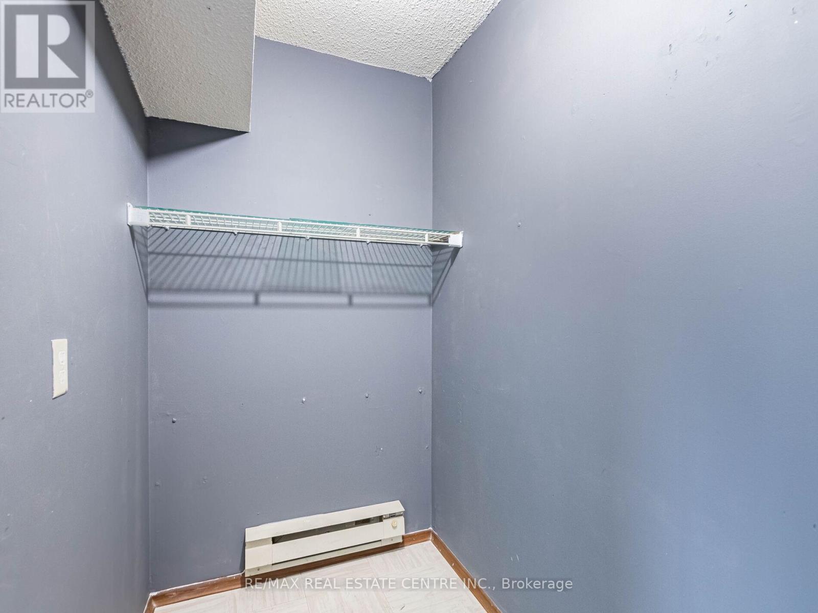 211 - 3695 Kaneff Crescent N, Mississauga (City Centre), Ontario  L5A 4B6 - Photo 22 - W12405029