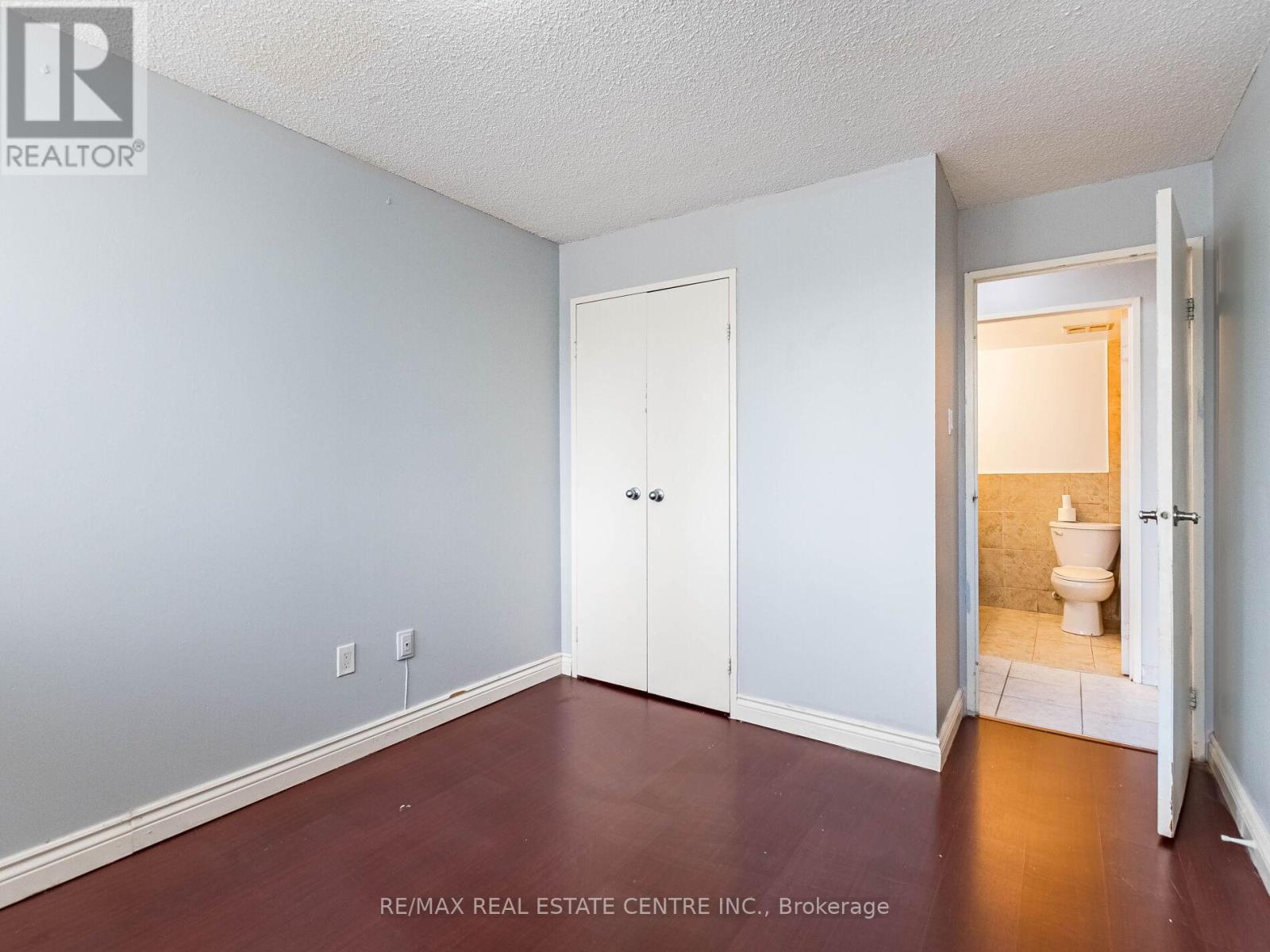 211 - 3695 Kaneff Crescent N, Mississauga (City Centre), Ontario  L5A 4B6 - Photo 34 - W12405029