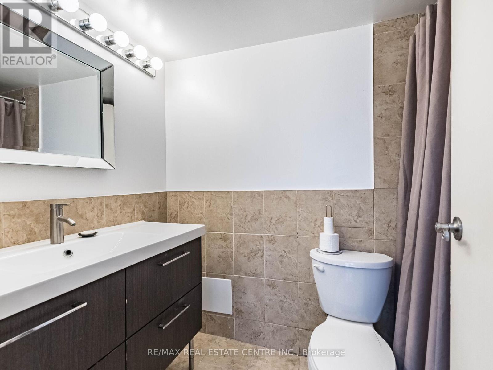 211 - 3695 Kaneff Crescent N, Mississauga (City Centre), Ontario  L5A 4B6 - Photo 35 - W12405029